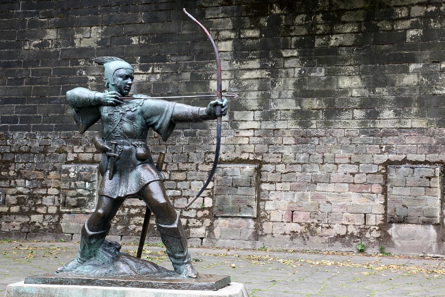 Robin Hood statue in Nottingham