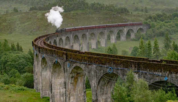 Train Bridge Grzegorz Kowalczyk