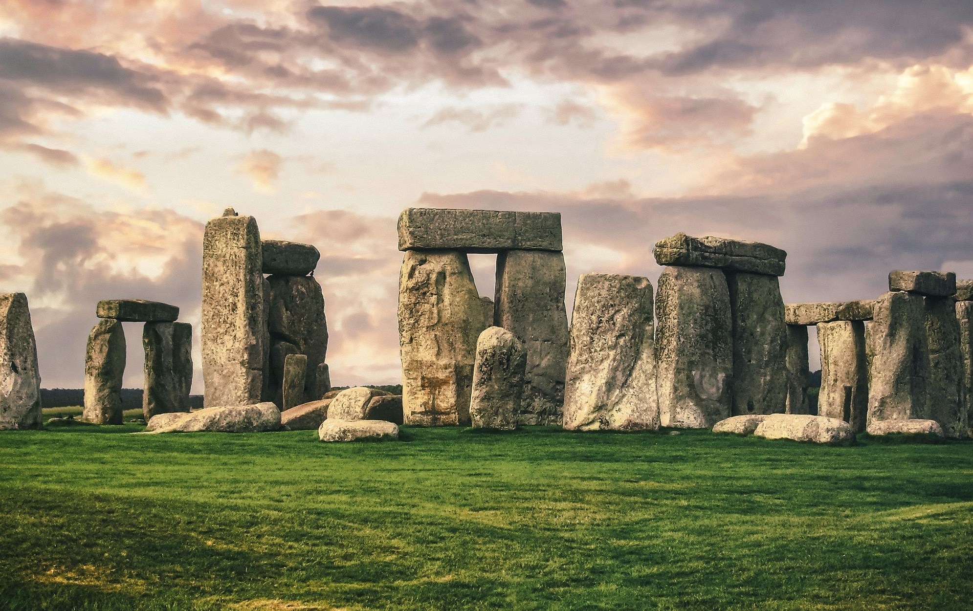 Stonehenge on a cloudy day.