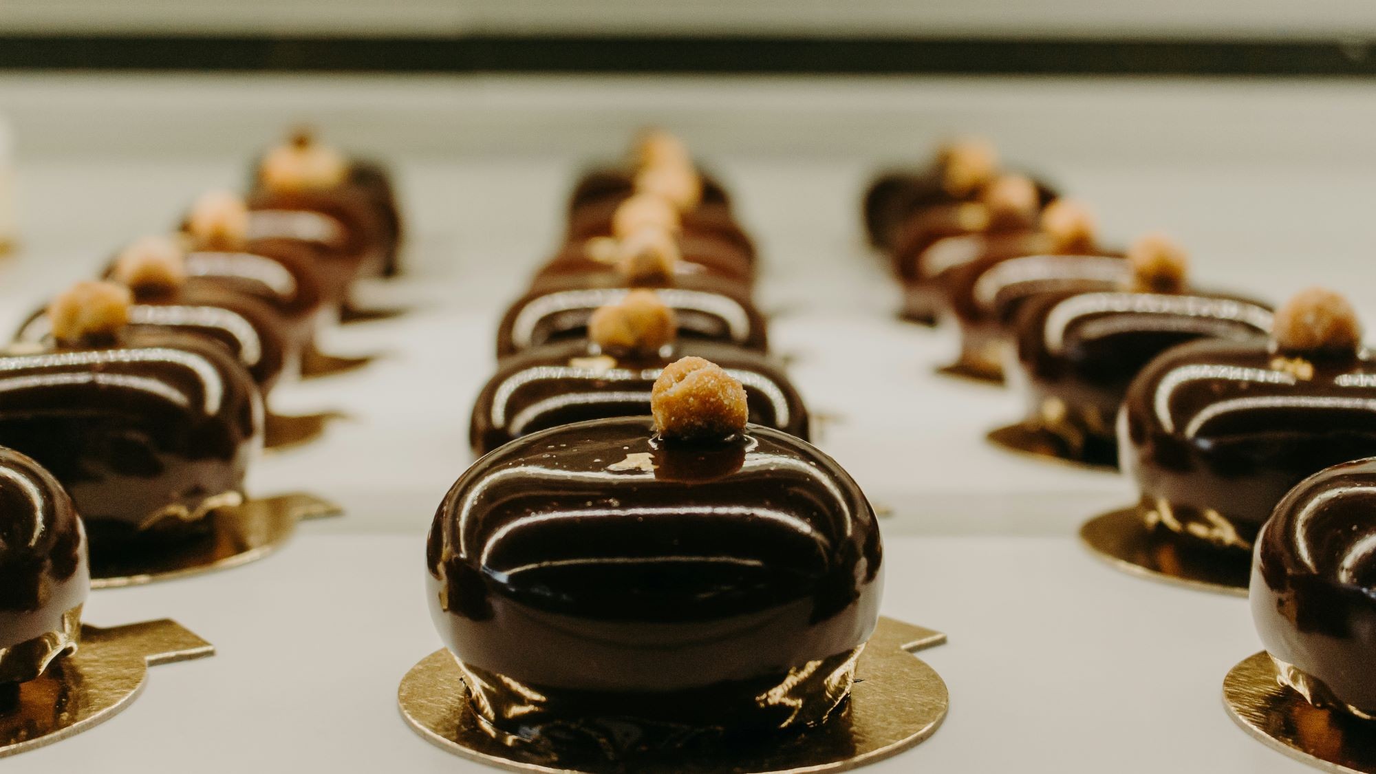 Chocolate Cakes Chris Hardy