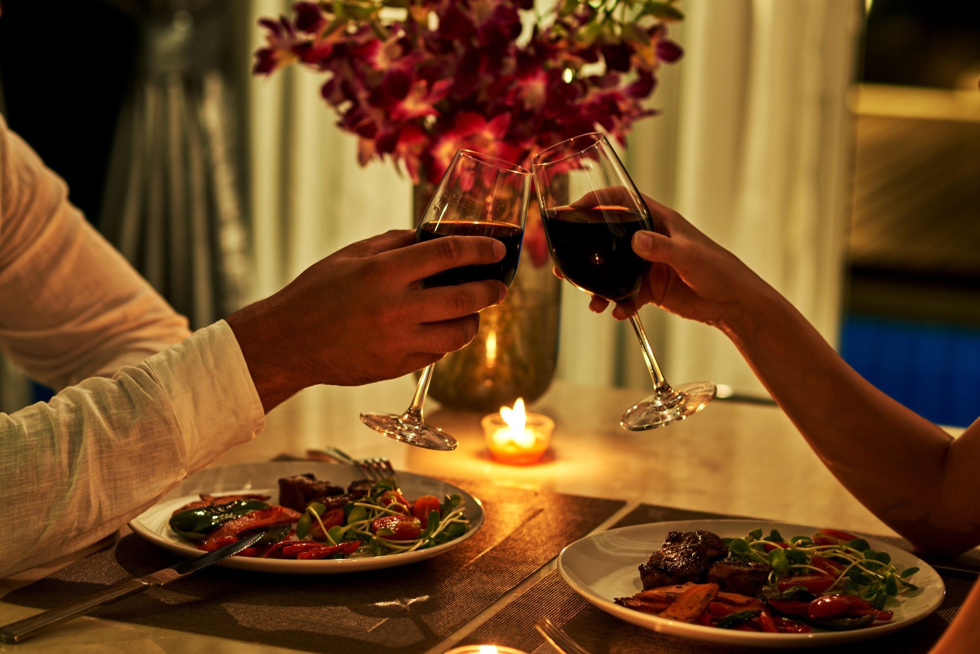 Date-Night-ESstock