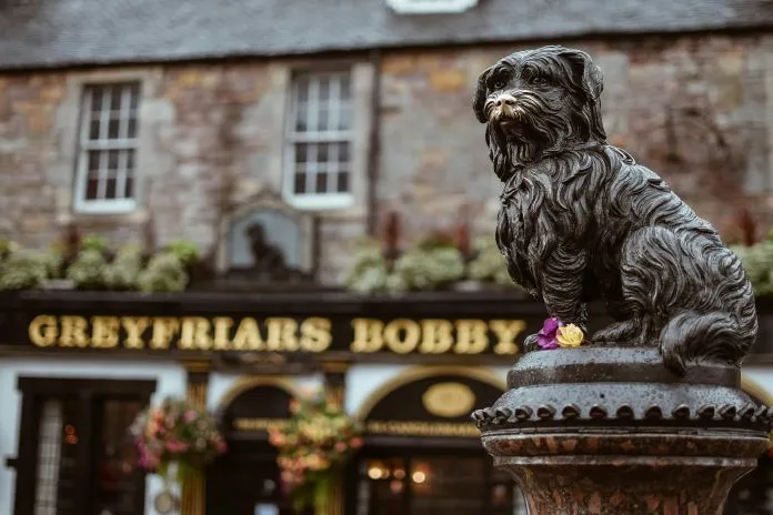 Greyfriars Bobby Fountain in front of the Greyfriars Bobby pub.